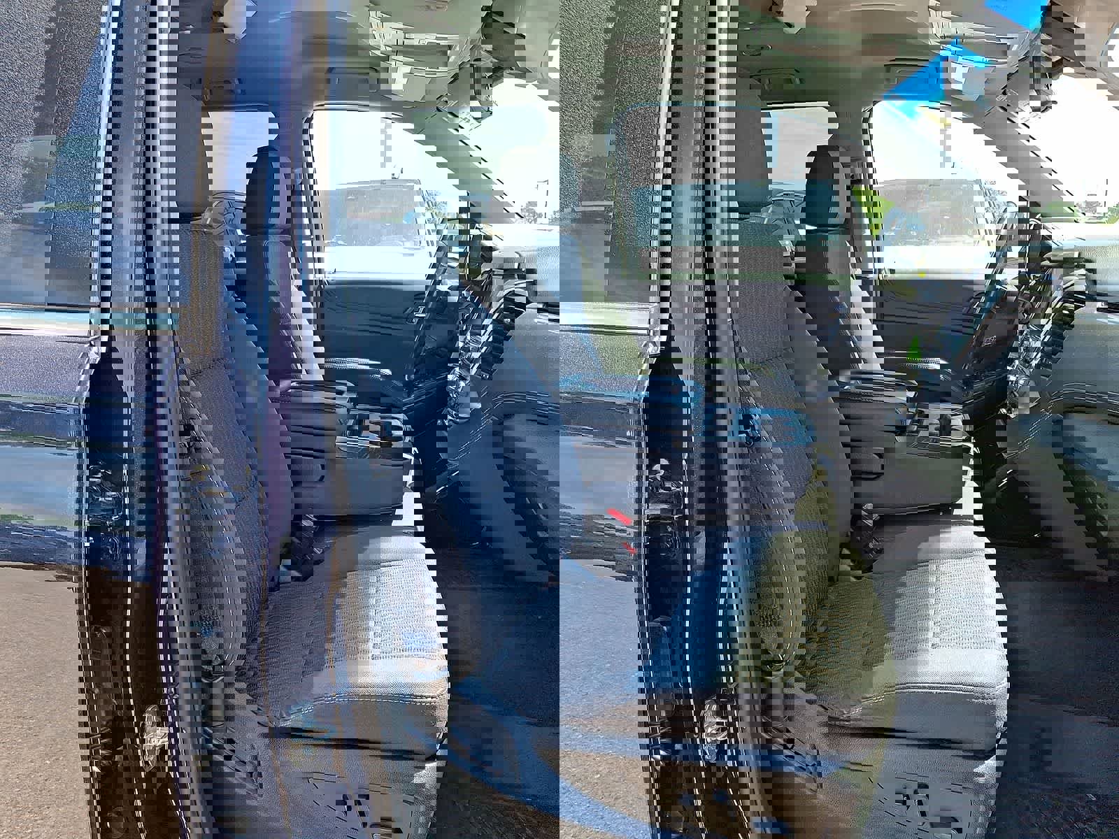 Used 2020 Chevrolet Suburban LS AWD/4WD image 31