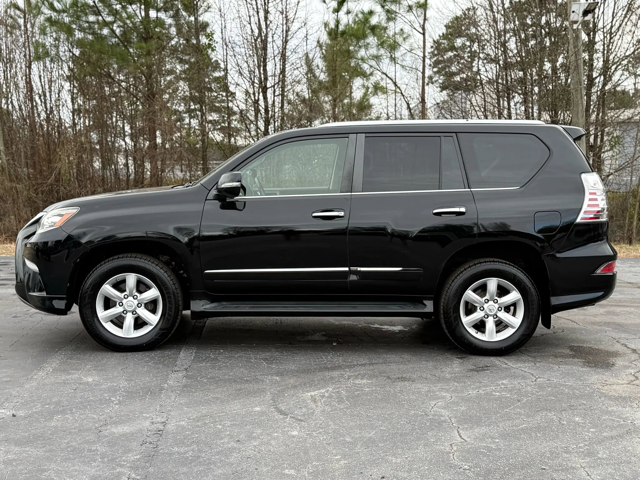 Used 2015 Lexus GX 460 image 6