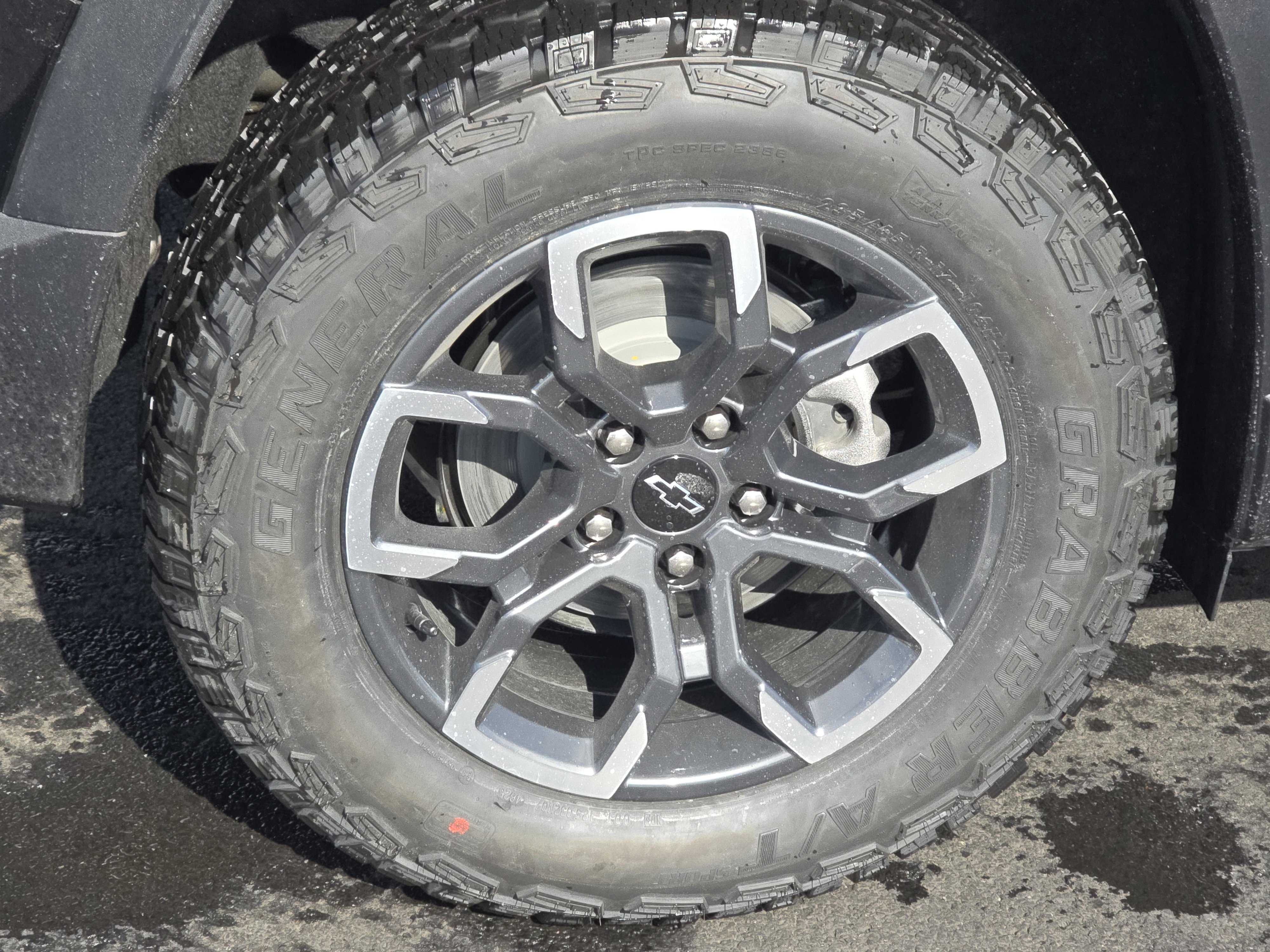 New 2026 Chevrolet Equinox ACTIV image 11