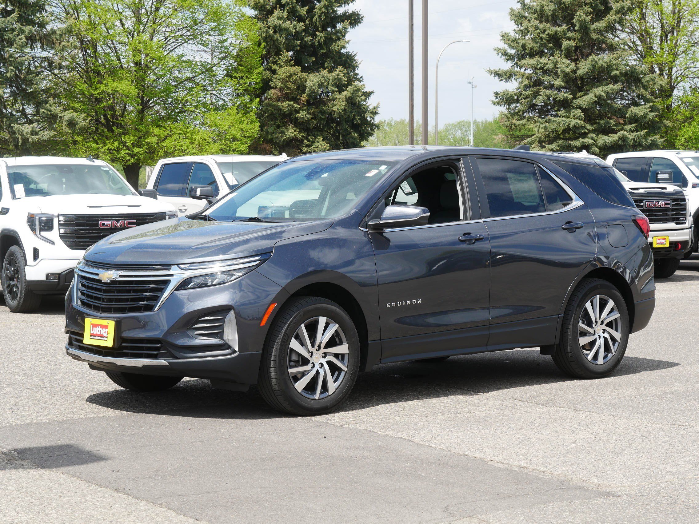 Used 2023 Chevrolet Equinox LT AWD/4WD image 3