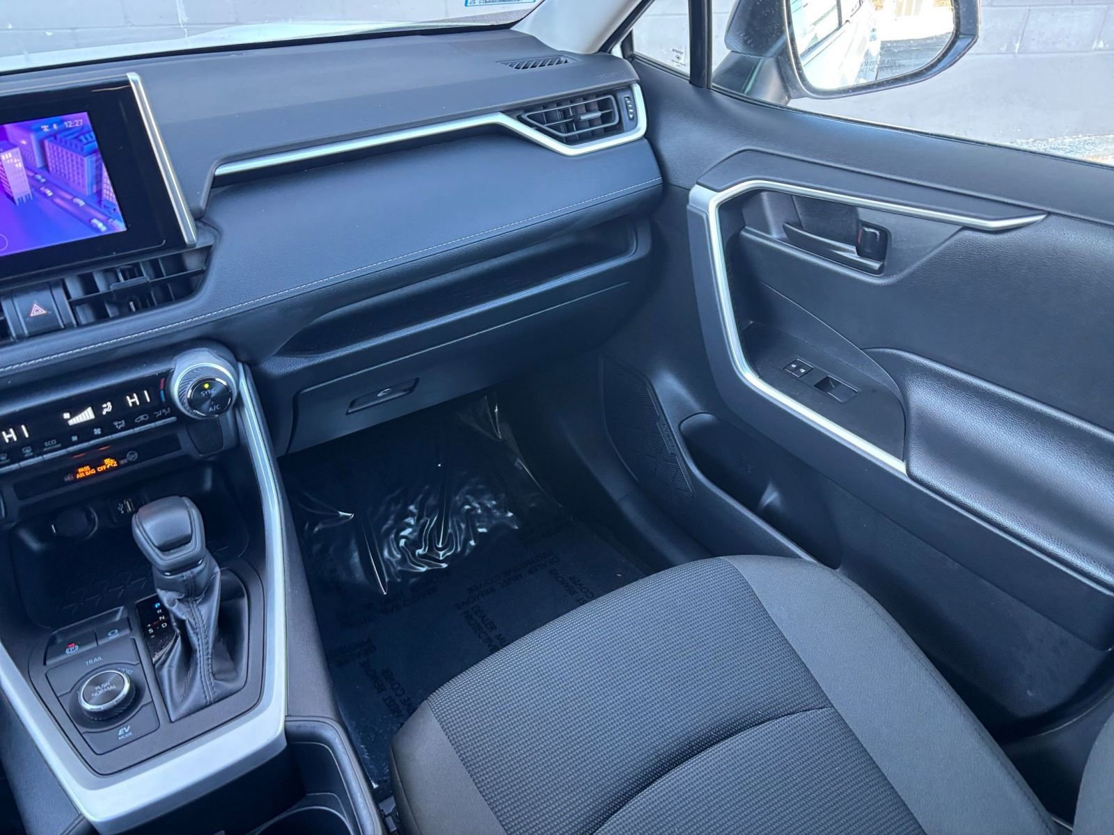 Used 2025 Toyota RAV4 LE image 31