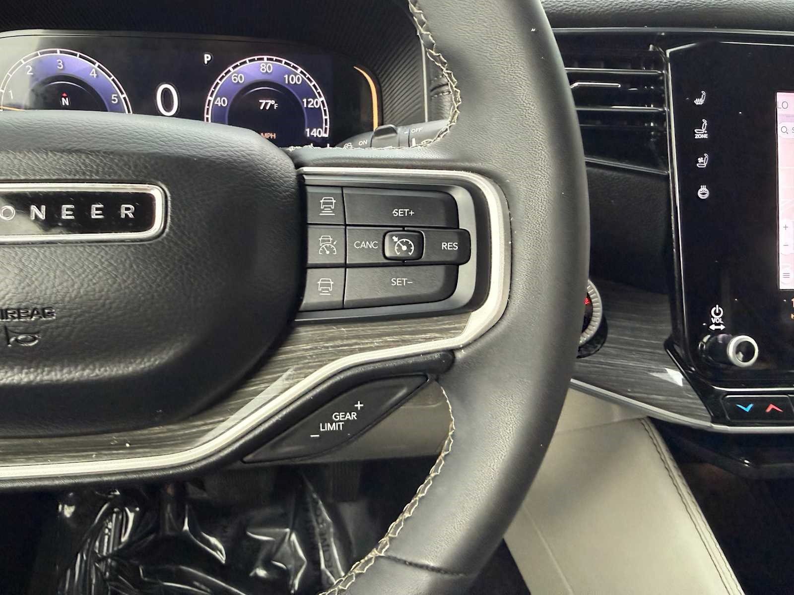 Used 2022 Jeep Wagoneer Series II AWD/4WD image 29