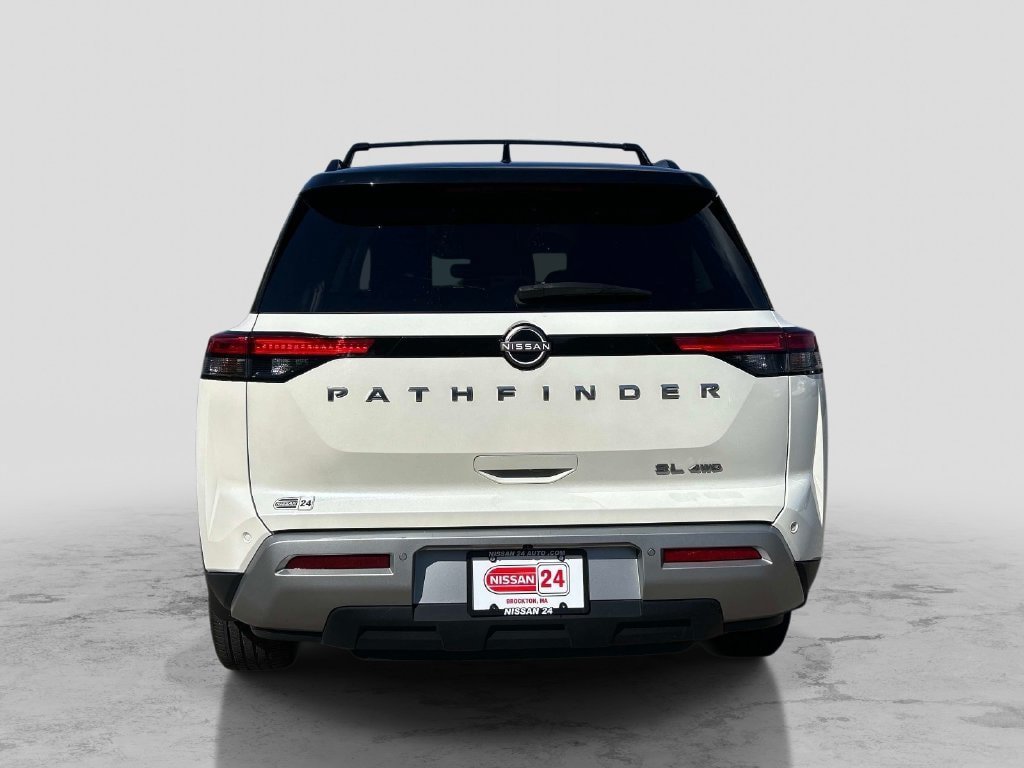 Used 2022 Nissan Pathfinder SL AWD/4WD image 4