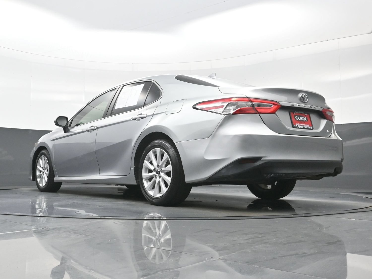 Used 2019 Toyota Camry LE FWD image 29