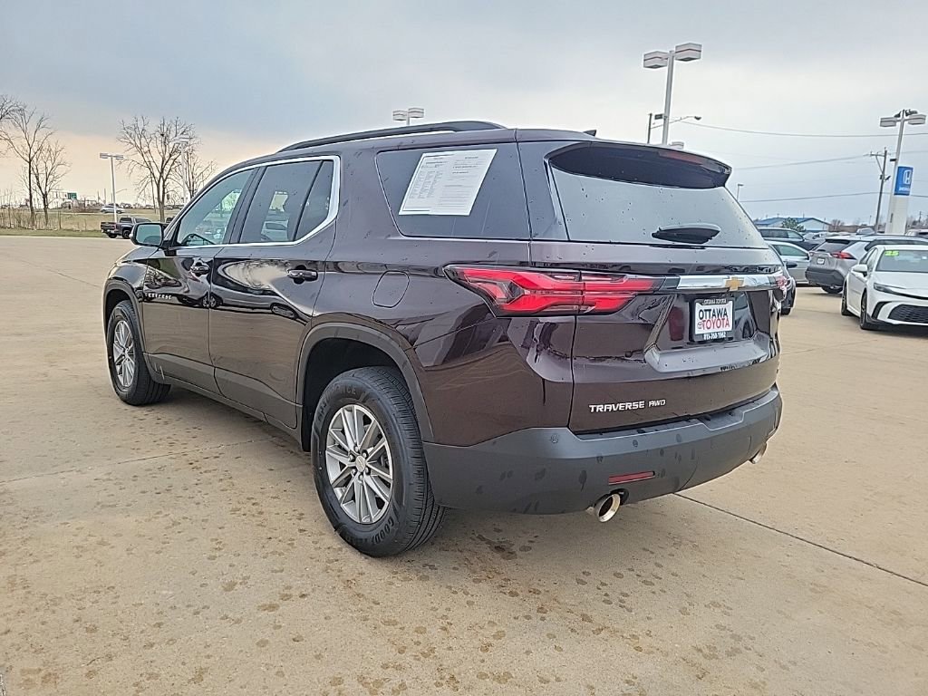 Used 2023 Chevrolet Traverse LT w/ Rear Camera Mirror Package image 7