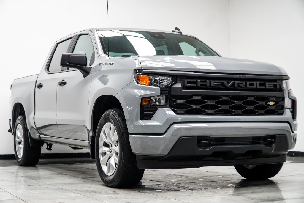 Used 2025 Chevrolet Silverado 1500 Custom RWD image 5