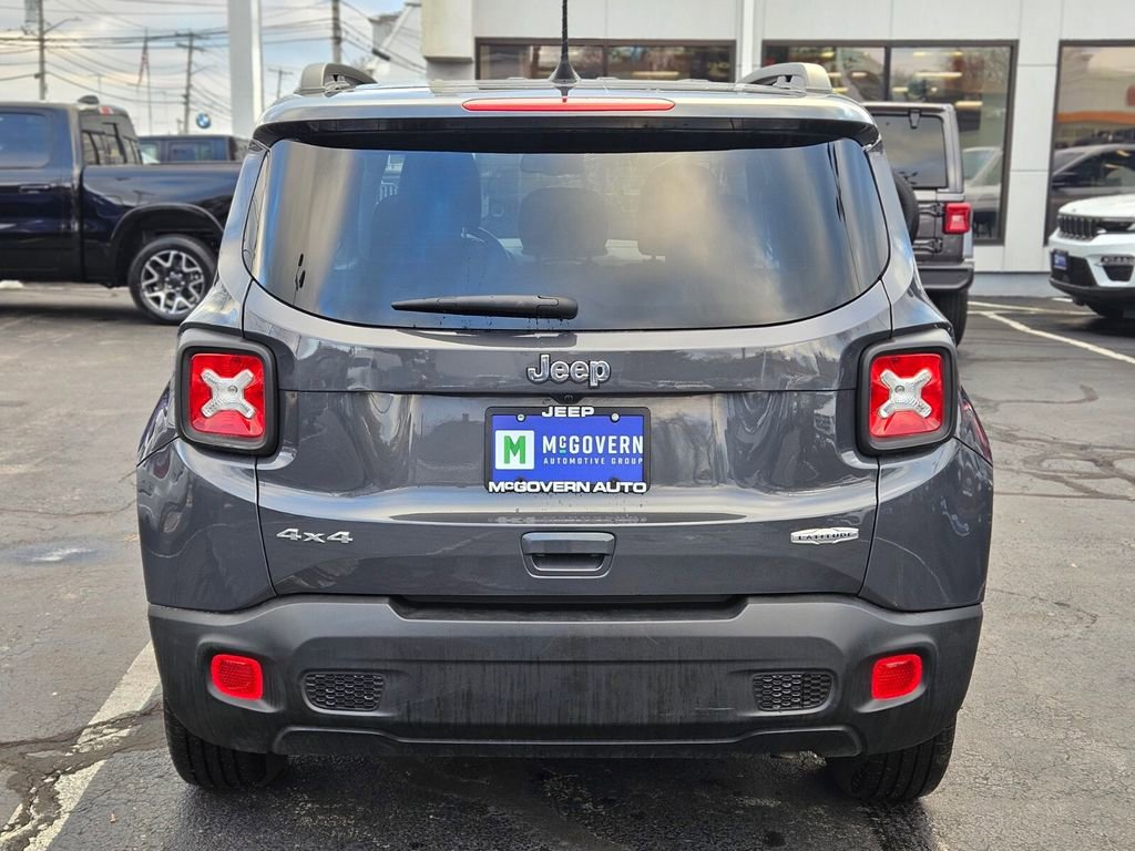 Used 2022 Jeep Renegade Latitude w/ Convenience Group image 3