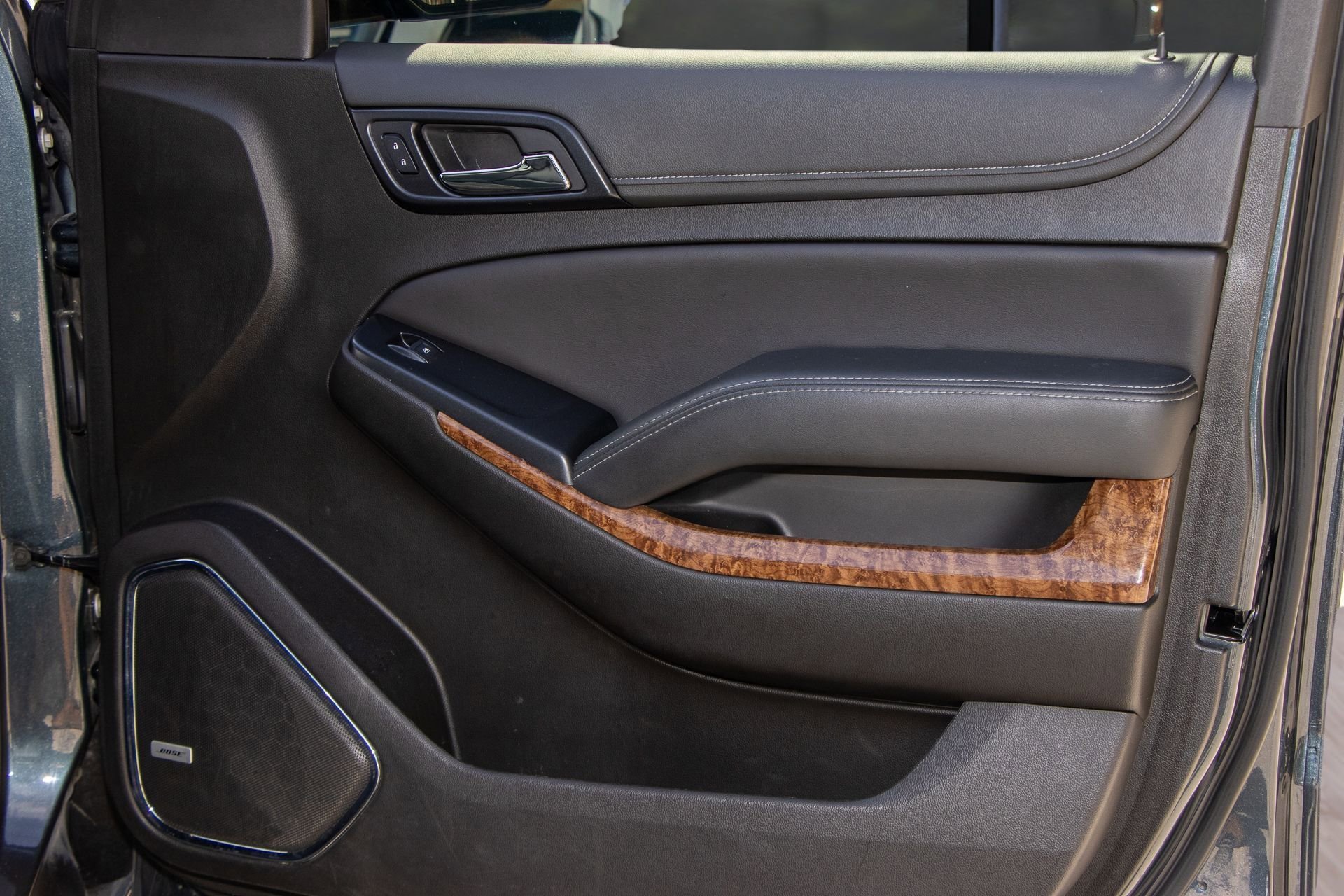 Used 2019 Chevrolet Suburban Premier w/ RST 6.2L Performance Edition image 15