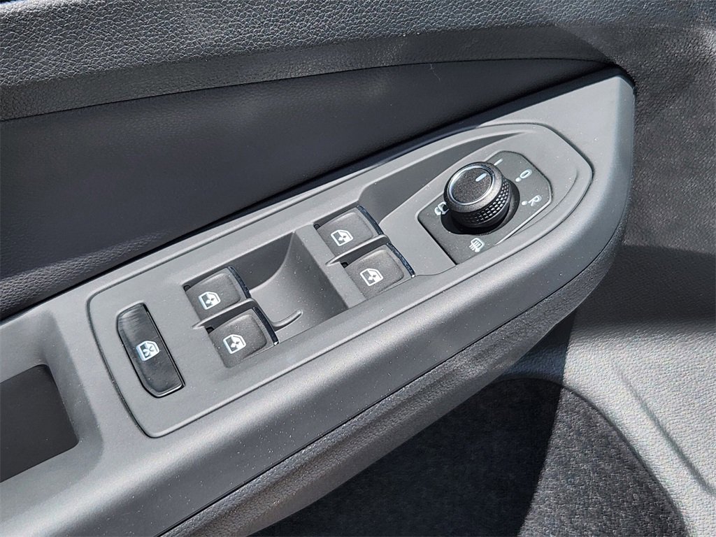 New 2025 Volkswagen GTI SE image 4