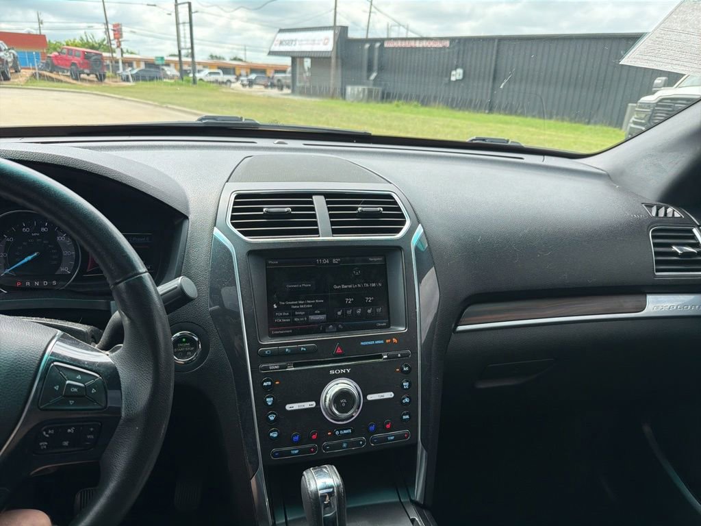 Used 2016 Ford Explorer Limited w/ Equipment Group 301A FWD image 22