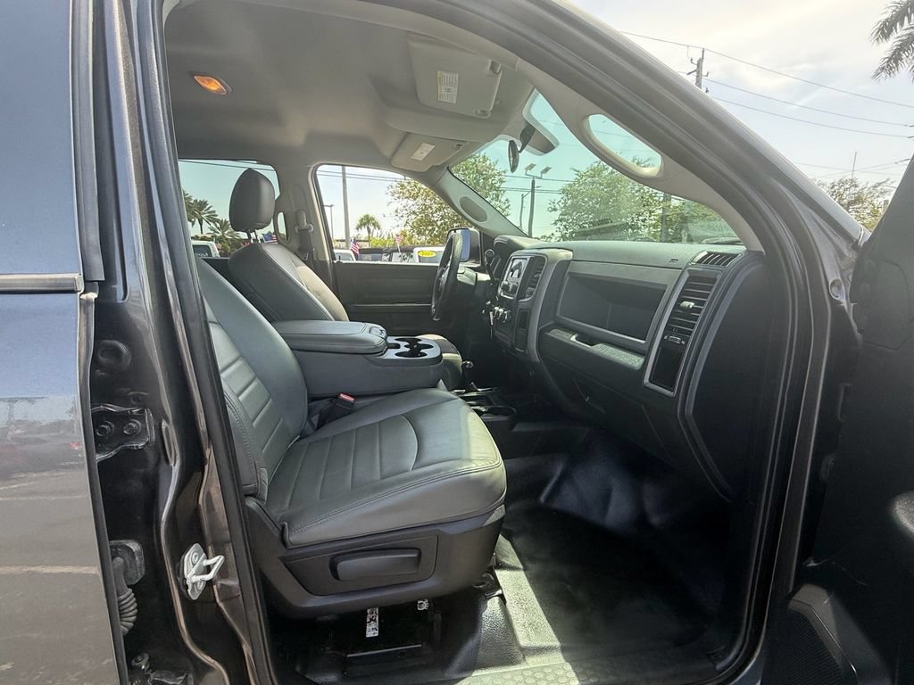 Used 2016 RAM 2500 Tradesman w/ Chrome Appearance Group AWD/4WD image 12