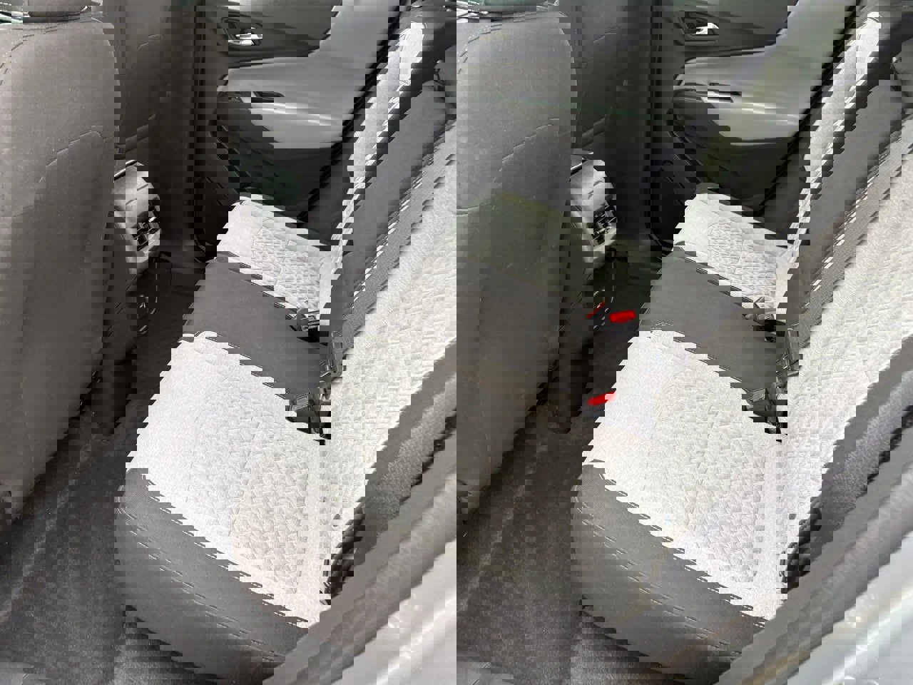 Used 2024 Chevrolet Equinox LS image 30