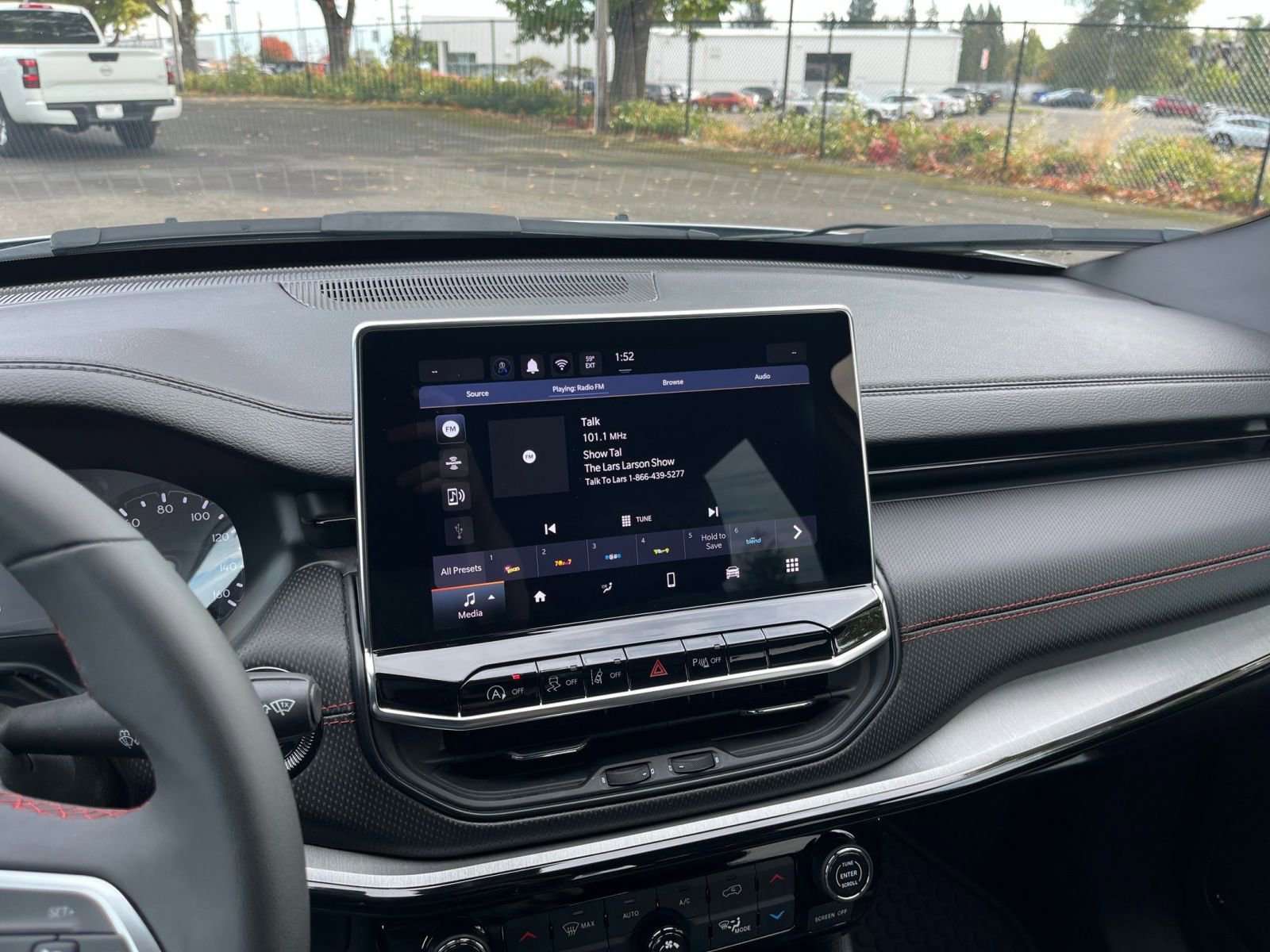 Used 2025 Jeep Compass Trailhawk w/ Trailer Tow Group image 20