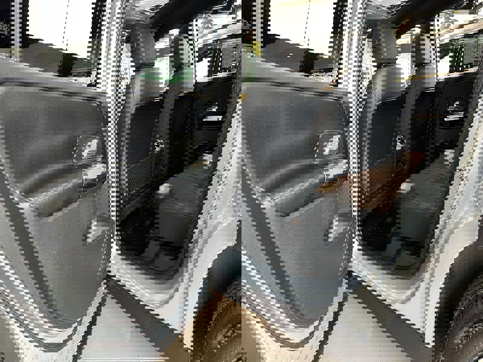 Used 2025 Mercedes-Benz GLB 250 4MATIC image 15