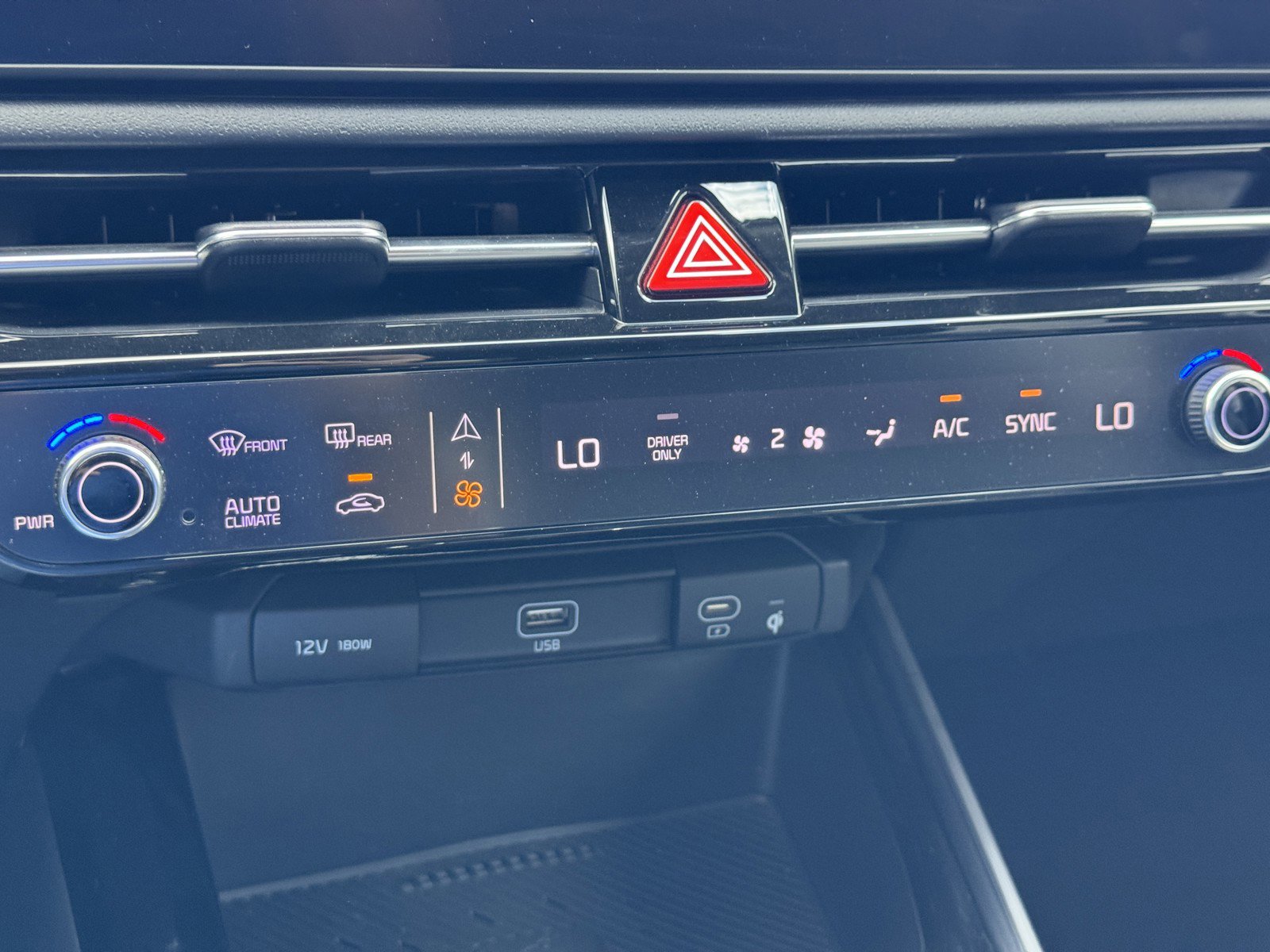 Used 2023 Kia Niro EX image 18