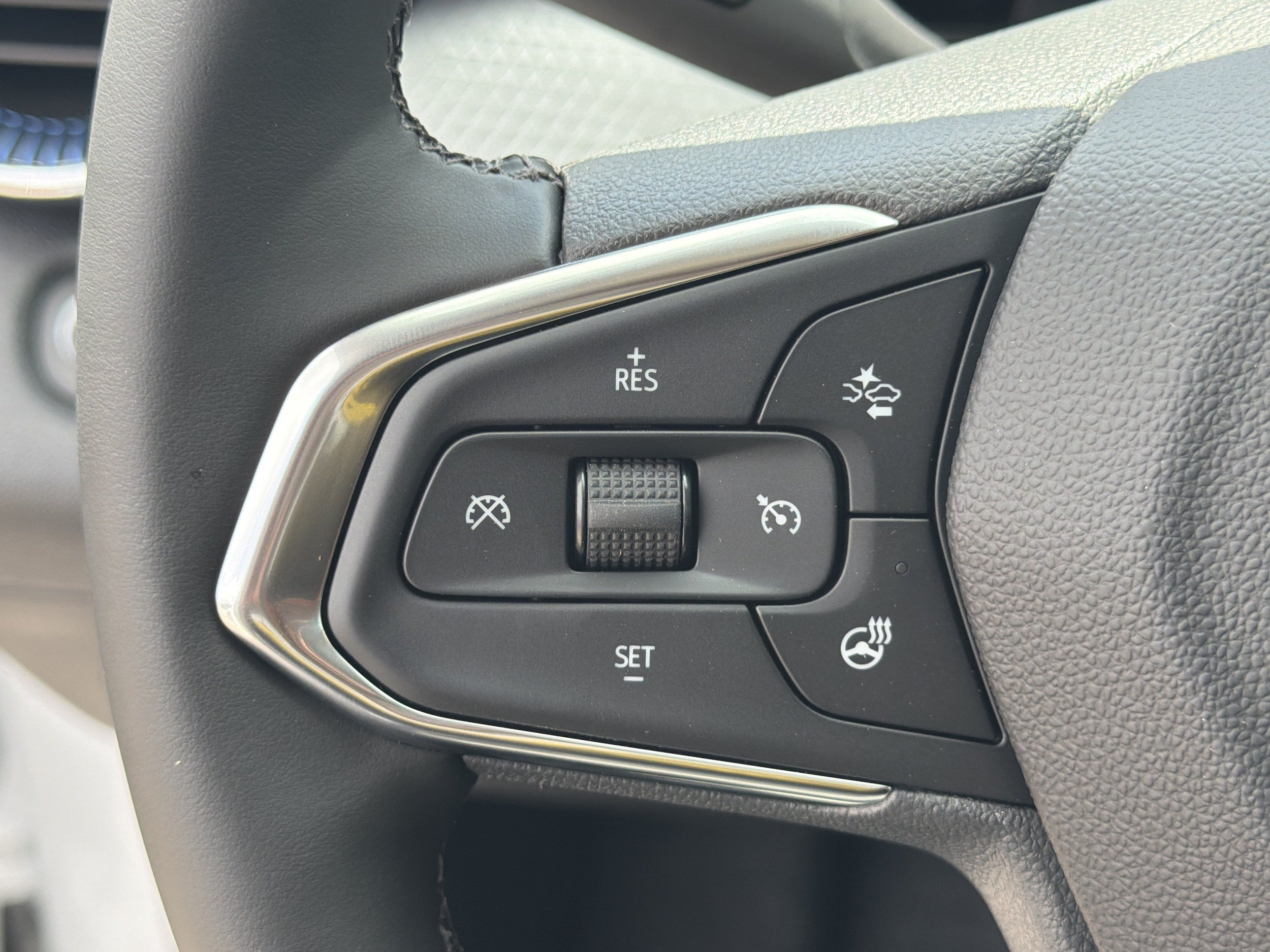 New 2026 Chevrolet Trax LT w/ Driver Confidence Package FWD image 22