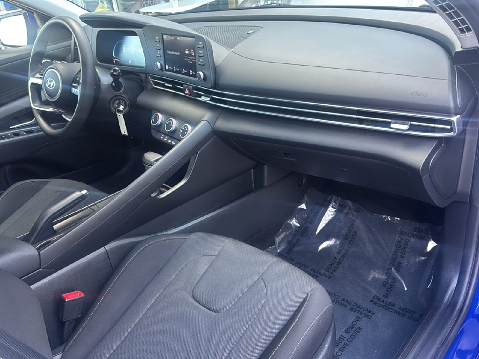 Used 2025 Hyundai Elantra SE FWD image 11