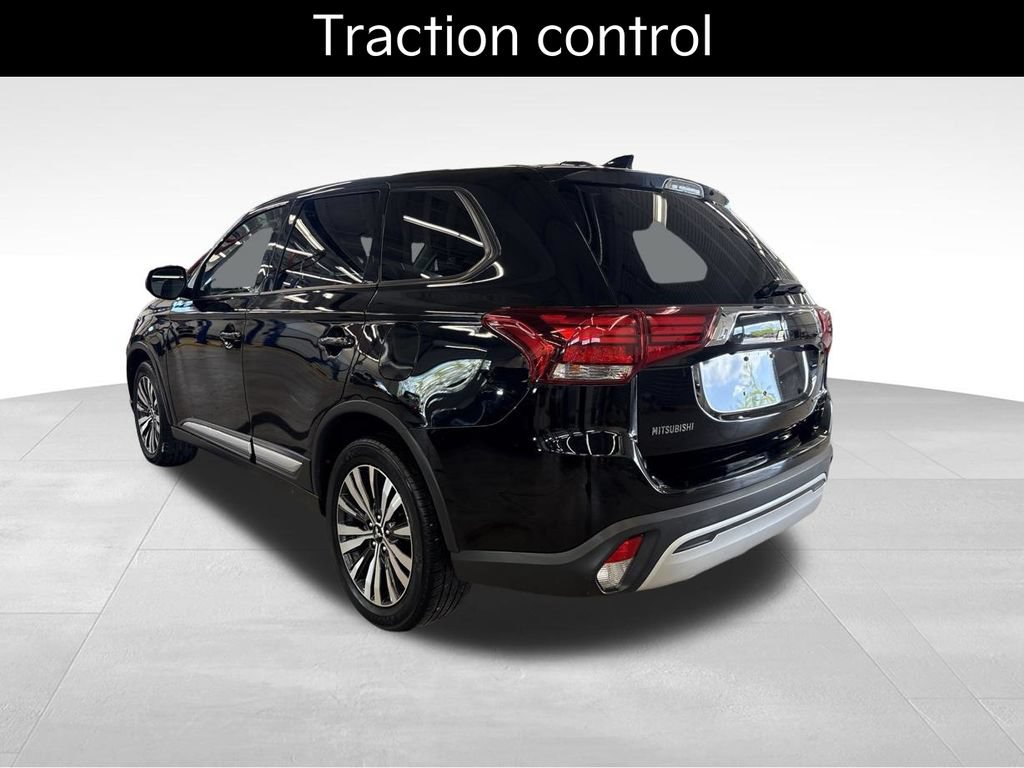 Used 2019 Mitsubishi Outlander SE AWD/4WD image 3