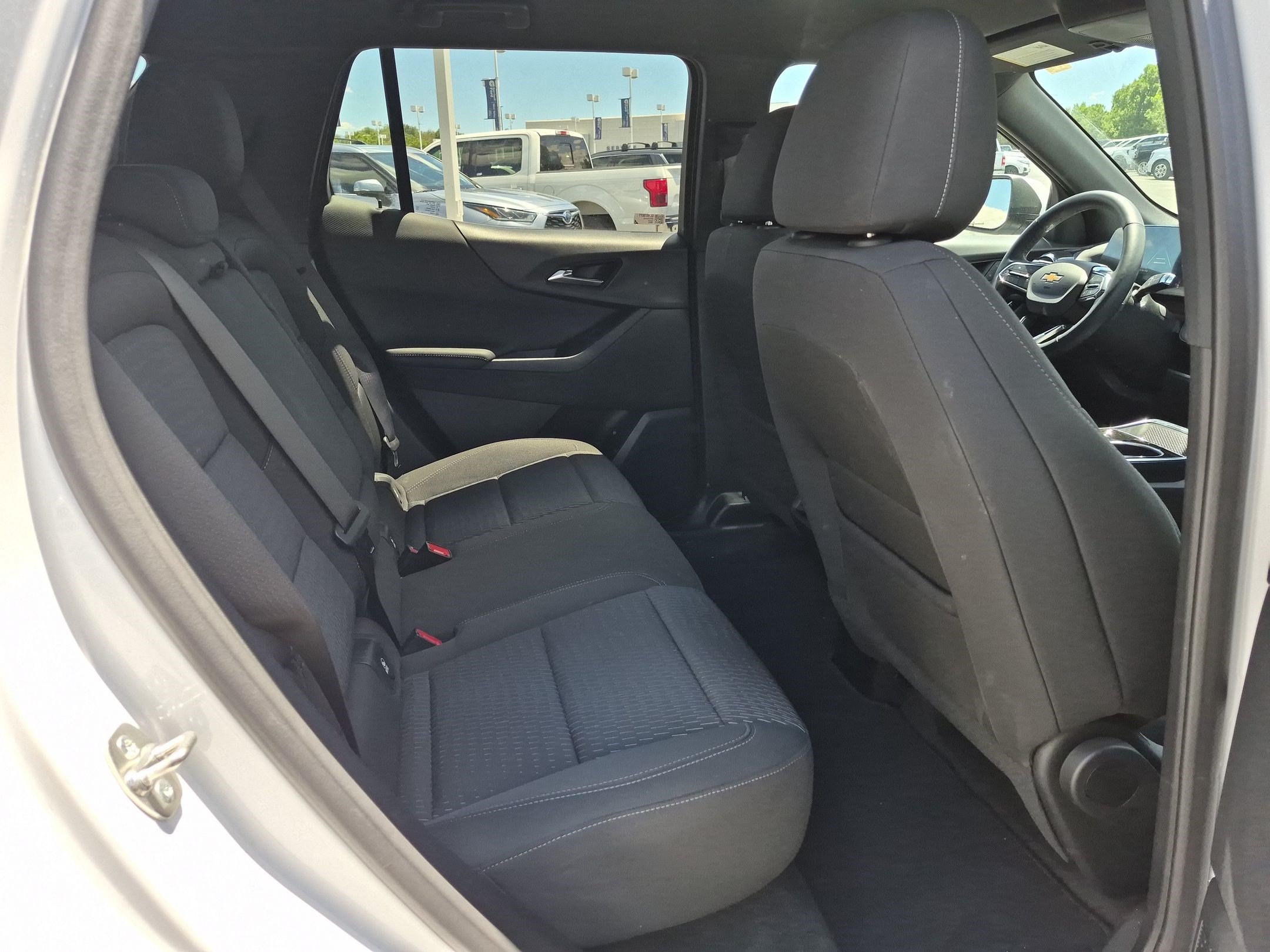 Used 2025 Chevrolet Equinox LT w/ Safety and Technology Package AWD/4WD image 32