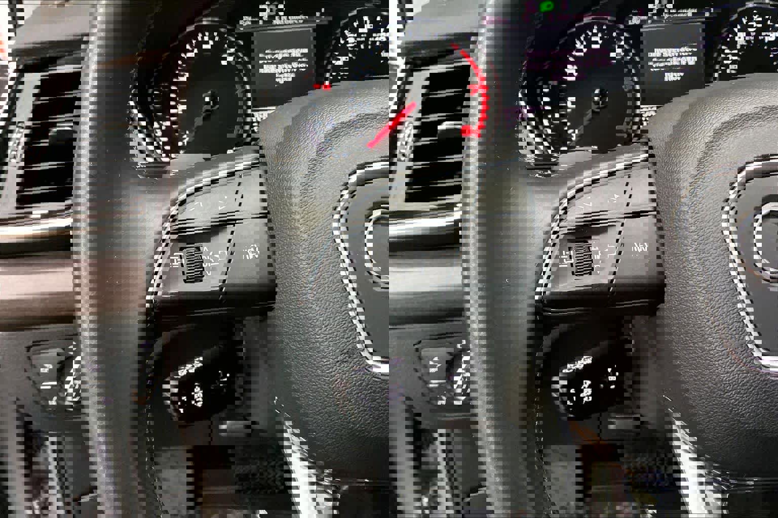 Used 2023 Audi Q5 Premium w/ Convenience Package image 20