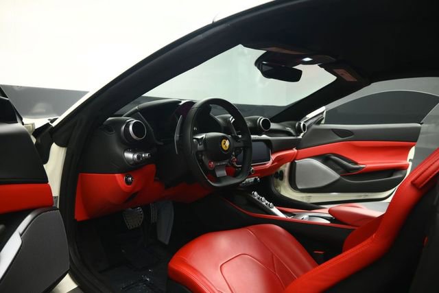 Used 2020 Ferrari Portofino RWD image 39
