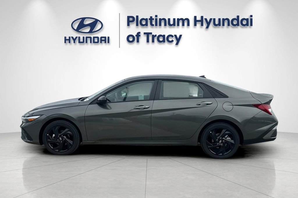 New 2026 Hyundai Elantra Sport FWD image 7