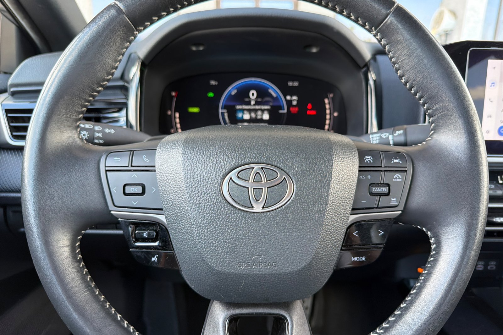 Used 2025 Toyota Camry SE FWD image 28