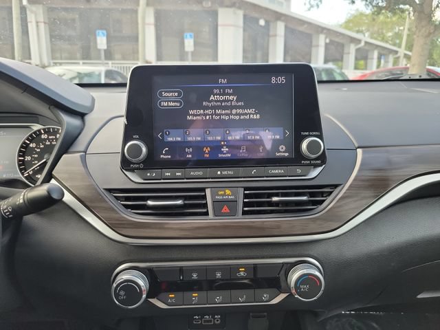 Used 2024 Nissan Altima 2.5 SV FWD image 19