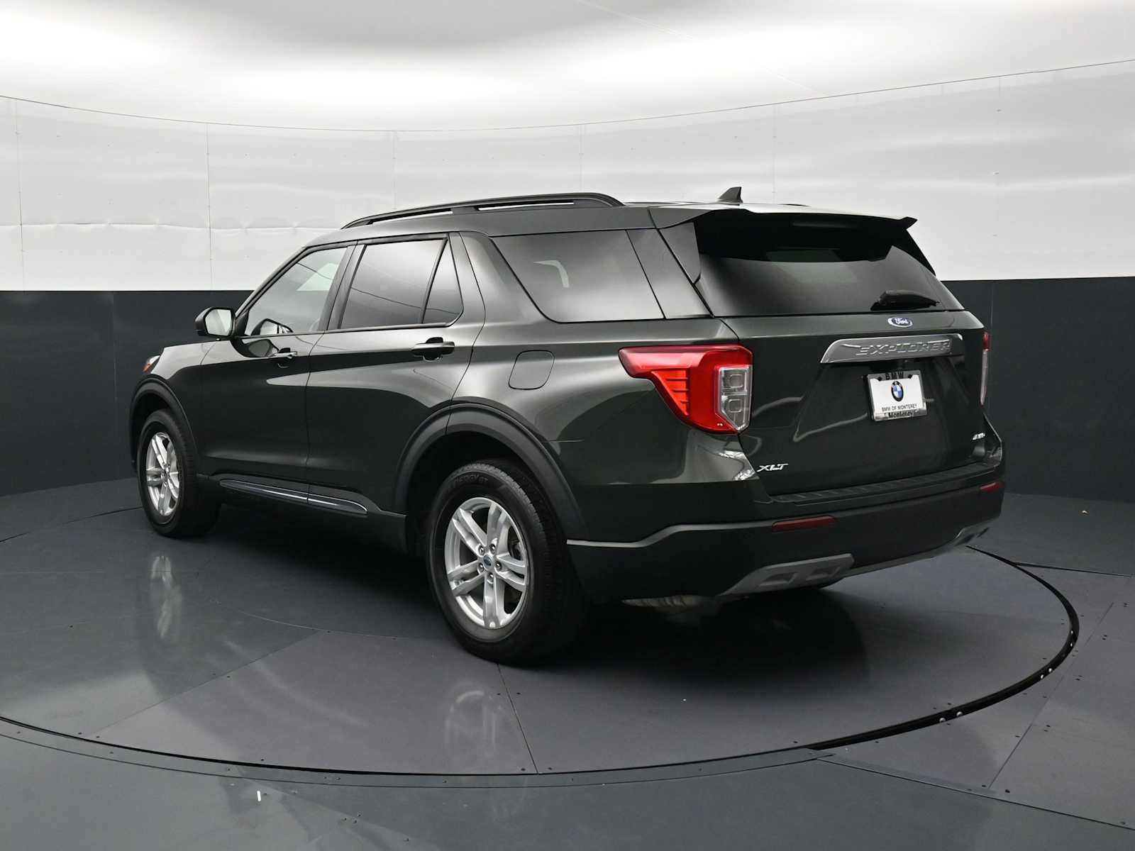 Used 2022 Ford Explorer XLT w/ Equipment Group 202A AWD/4WD image 7