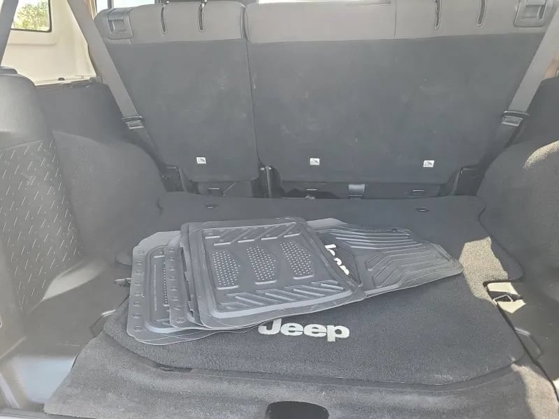 Used 2015 Jeep Wrangler Unlimited Sport w/ Quick Order Package 24S AWD/4WD image 7