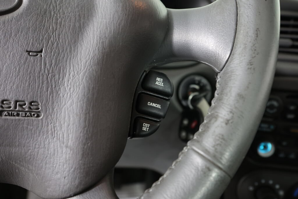 Used 2002 Oldsmobile Alero GL w/ Sun & Sound Pkg FWD image 33