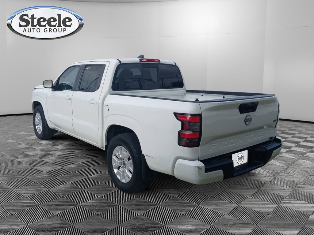 Used 2022 Nissan Frontier SV w/ Technology Package image 2