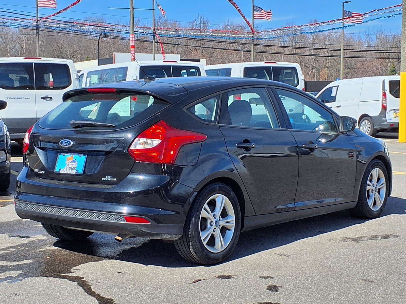 Used 2014 Ford Focus SE w/ SE Winter Package image 2