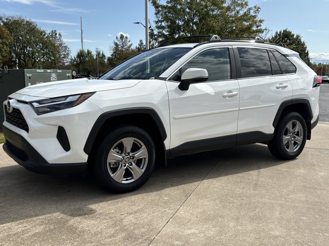 Used 2025 Toyota RAV4 XLE w/ Convenience Package FWD image 10