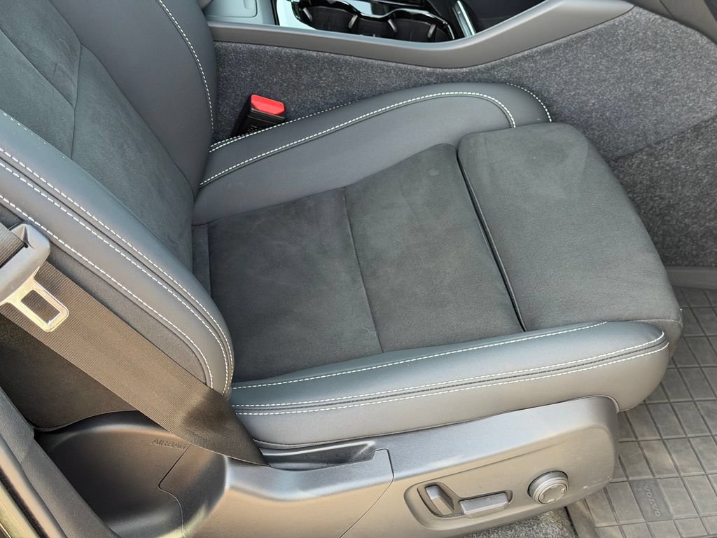 Certified 2023 Volvo XC40 Recharge Plus AWD/4WD image 14