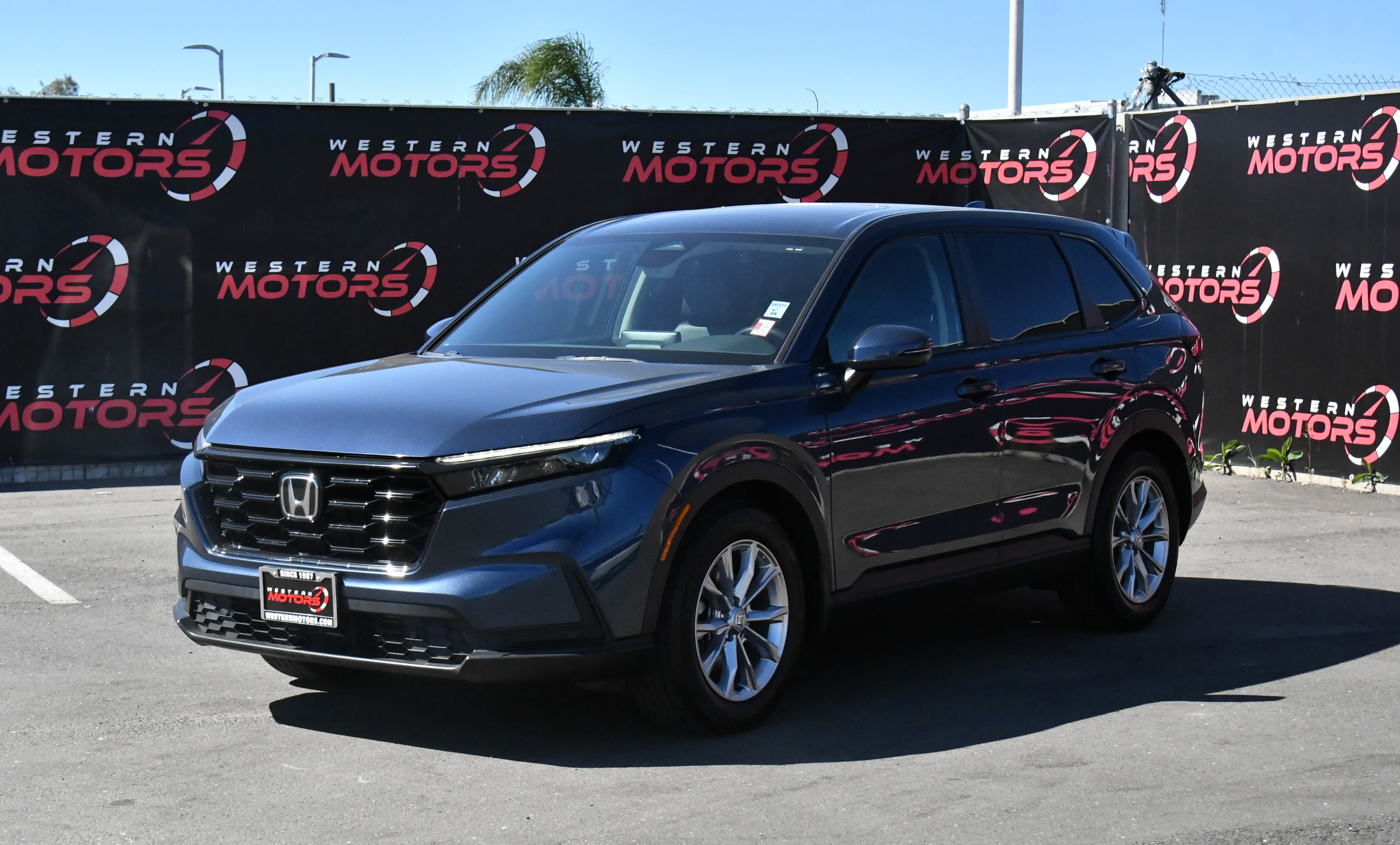 Used 2024 Honda CR-V EX-L image 3