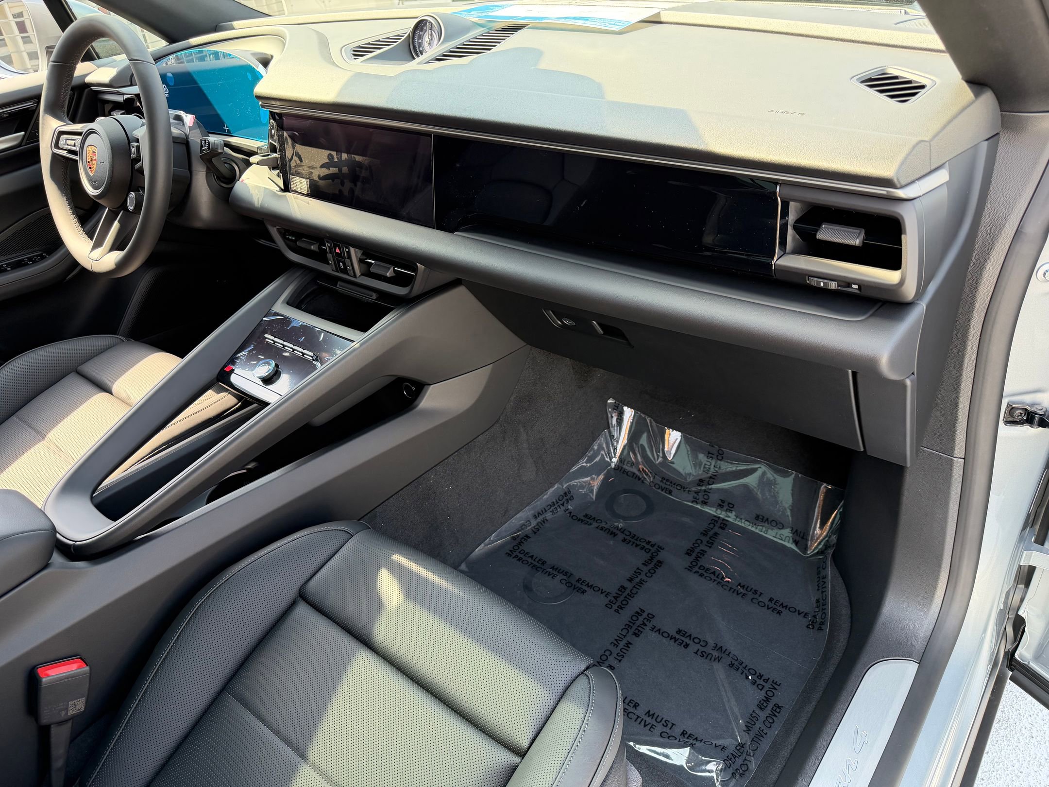 New 2026 Porsche Macan 4 Electric AWD/4WD image 17