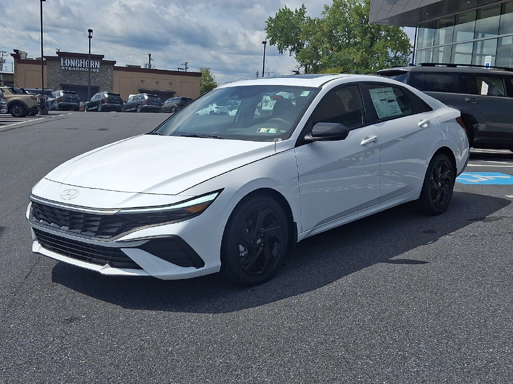 New 2026 Hyundai Elantra N Line FWD image 2