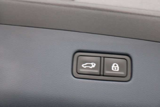 Used 2022 Genesis GV70 3.5T Sport image 16