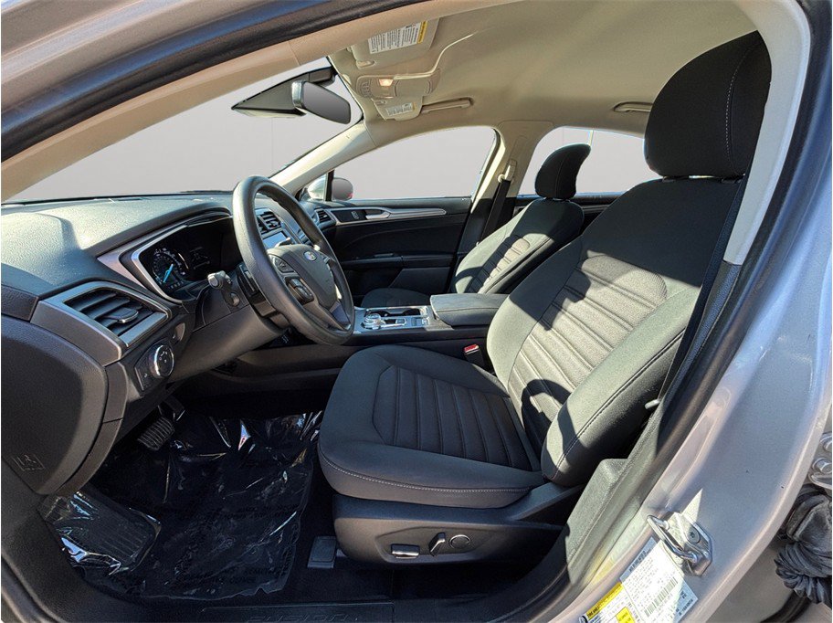 Used 2019 Ford Fusion SE FWD image 6