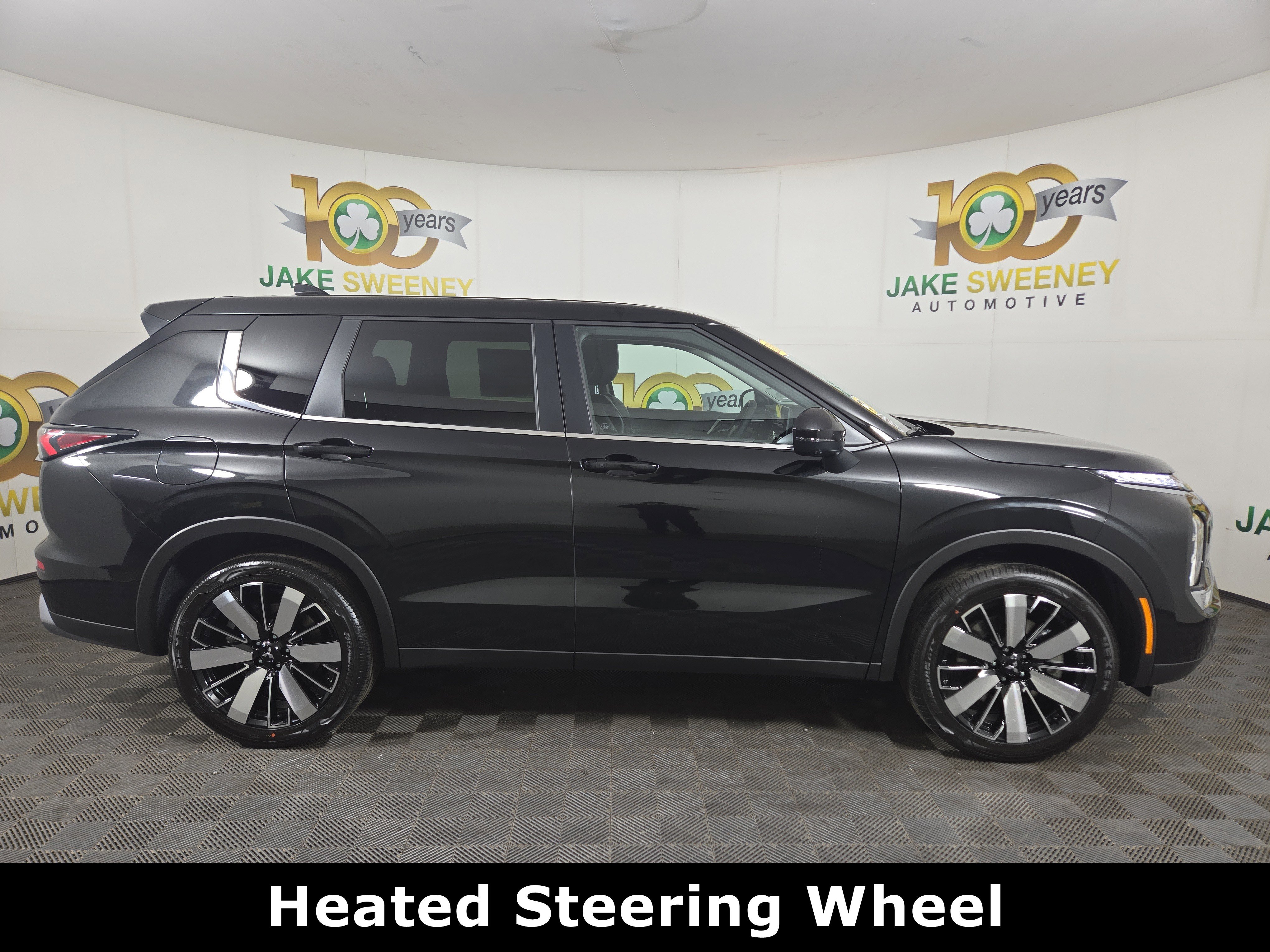 New 2026 Mitsubishi Outlander SE image 8