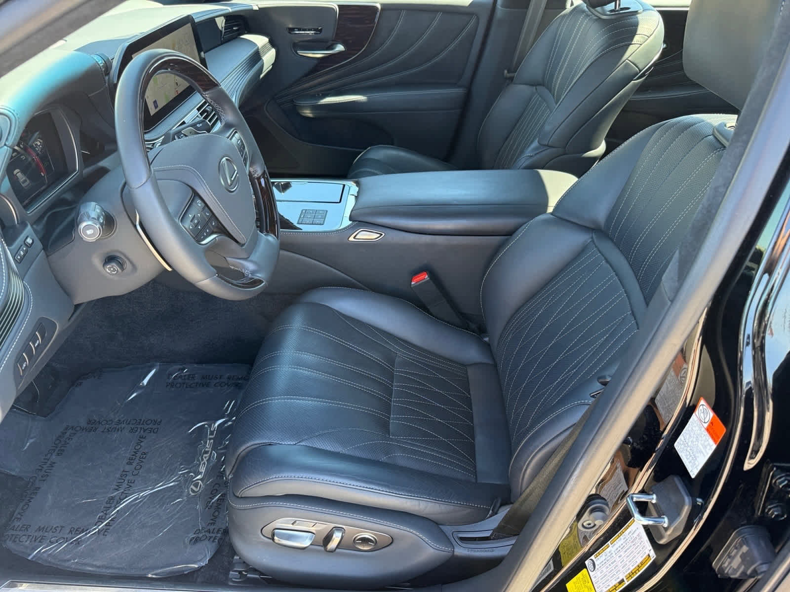 Used 2023 Lexus LS 500 w/ Interior Upgrade Package image 10