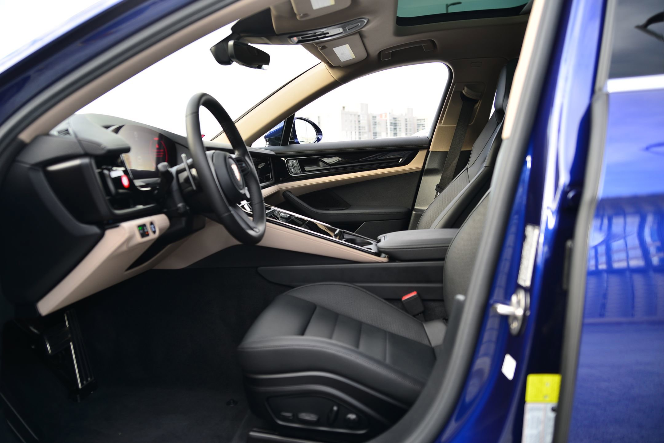 Certified 2024 Porsche Panamera 4 image 5