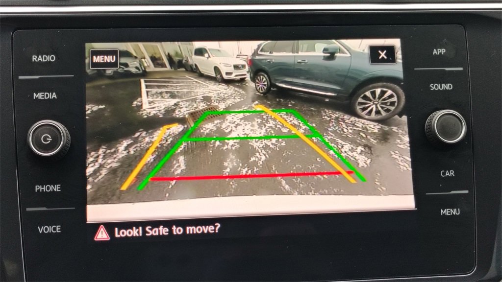 Used 2020 Volkswagen Tiguan SE image 21