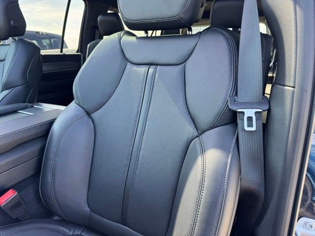 New 2026 Jeep Grand Wagoneer L Limited AWD/4WD image 30