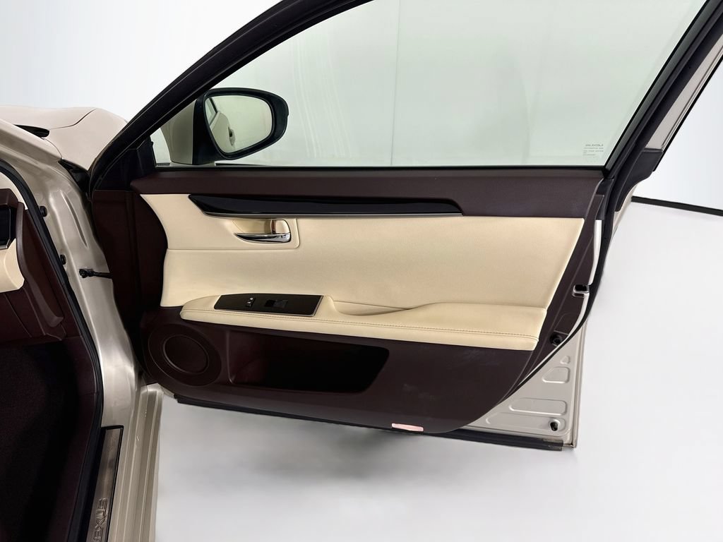 Used 2017 Lexus ES 350 w/ Accessory Package 2 FWD image 25