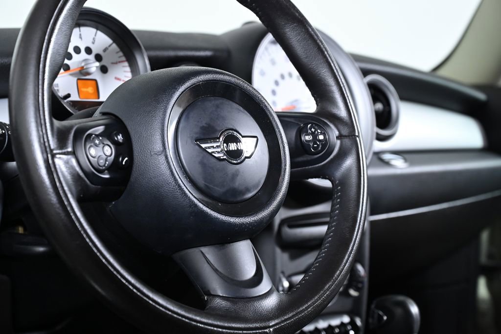 Used 2011 MINI Cooper Hardtop FWD image 12