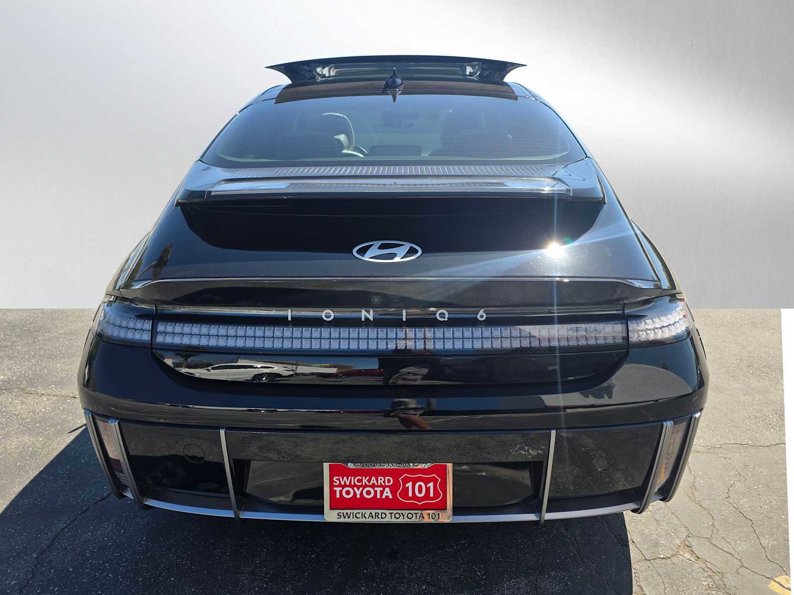 Used 2024 Hyundai Ioniq 6 Limited AWD/4WD image 4