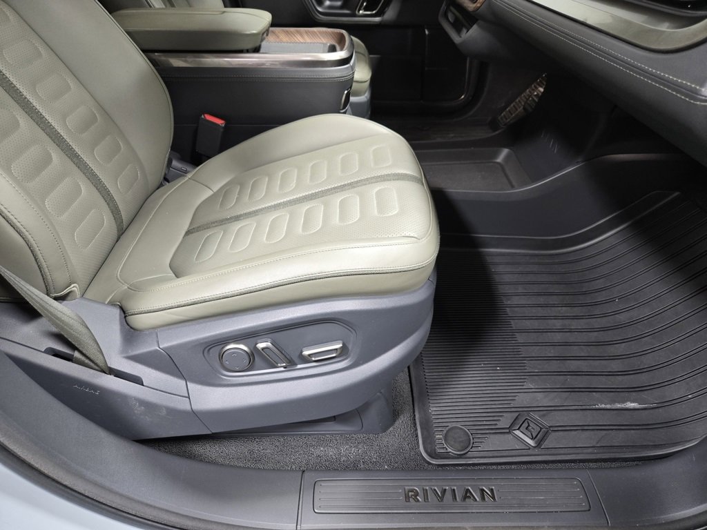 Used 2022 Rivian R1T Adventure image 50