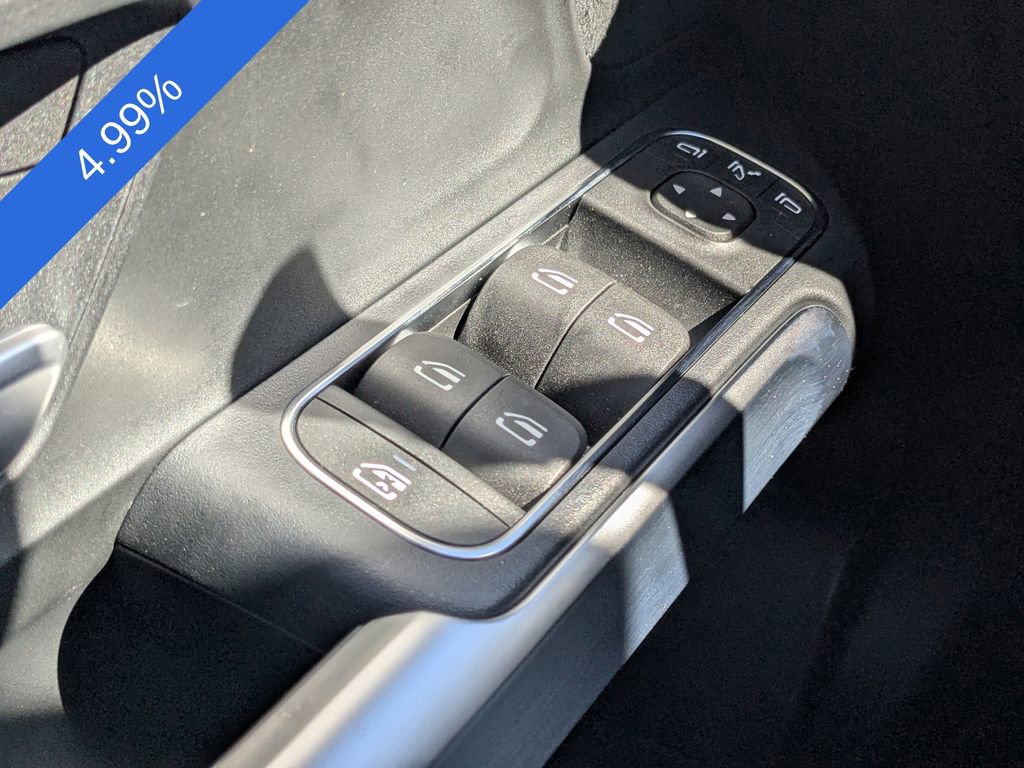 Used 2024 Mercedes-Benz EQB 300 4MATIC image 9